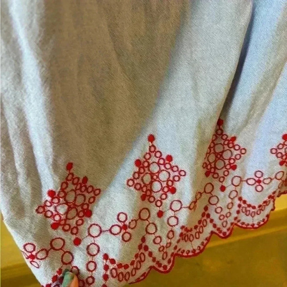 Off The Shoulder Embroidered Oxford‎ Dress - Picture 8 of 8